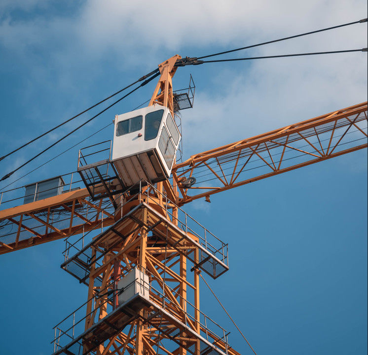 Sinocorp hauteur et couleur personnalisées 6 tonnes Hammerhead Tour Crane pour la construction de gratte-ciel